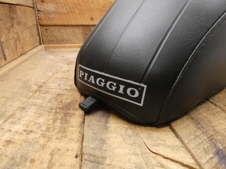 Mono saddle black Piaggio V50-90/PV/ET3